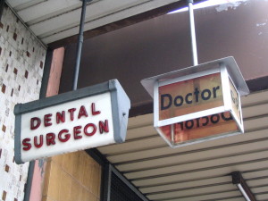 old-doctor-dentist-signs-FI SC